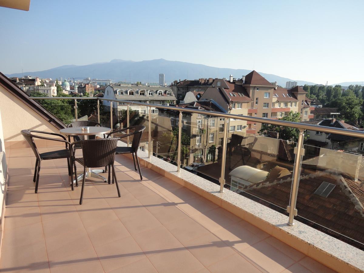 Favorit Hotel 3*