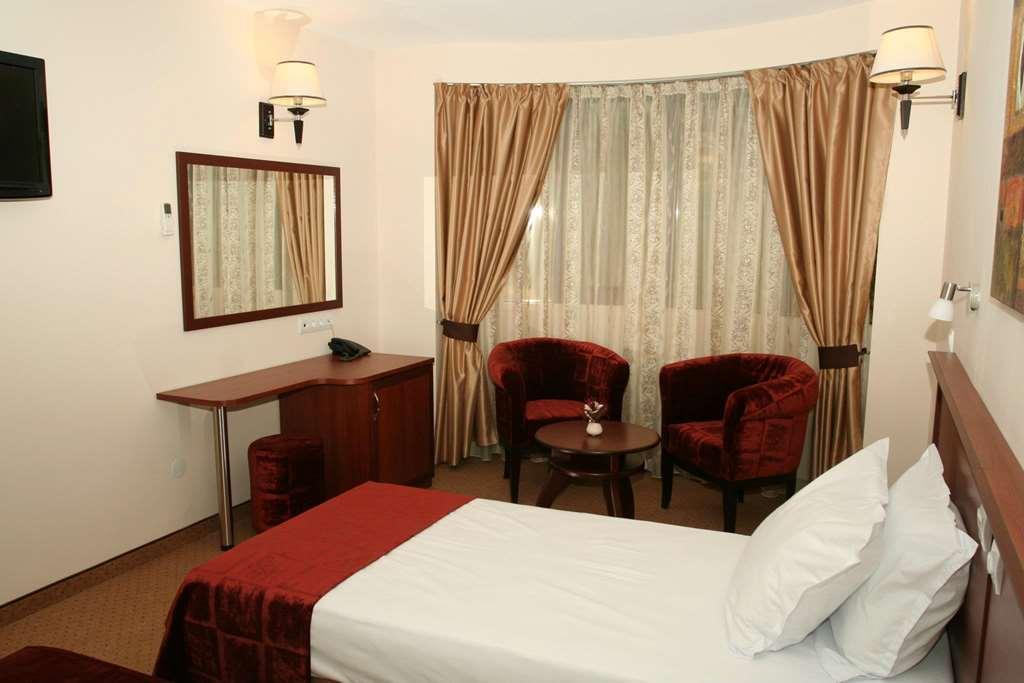 Favorit Hotel 3*